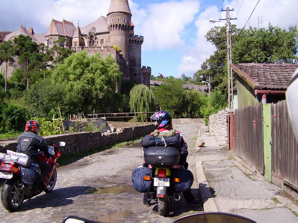 1175331698_21 Hunyadi var fele.jpg